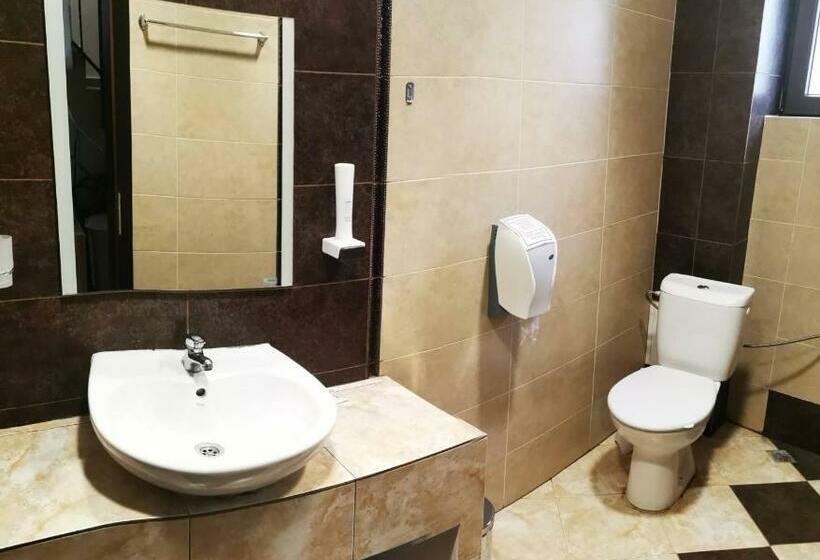 اتاق خانوادگی, Apartments Black Horse