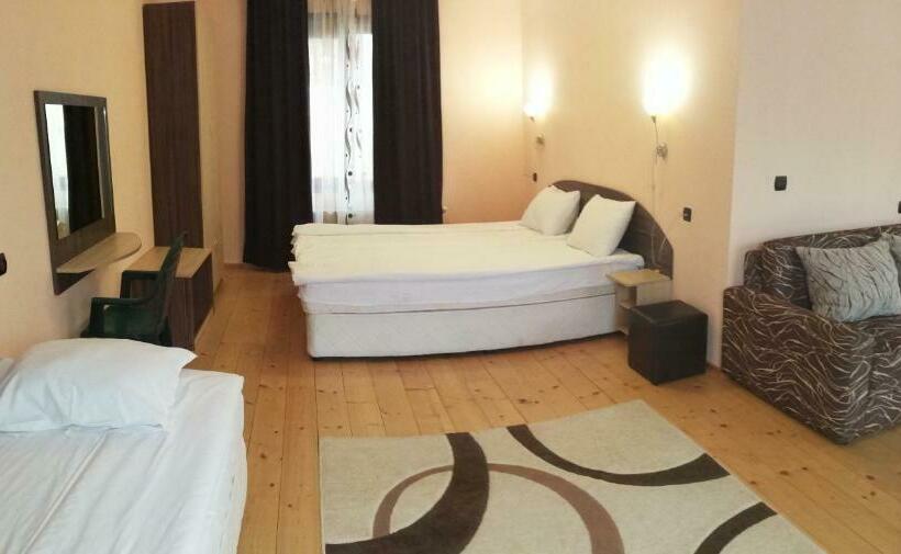 اتاق خانوادگی, Apartments Black Horse