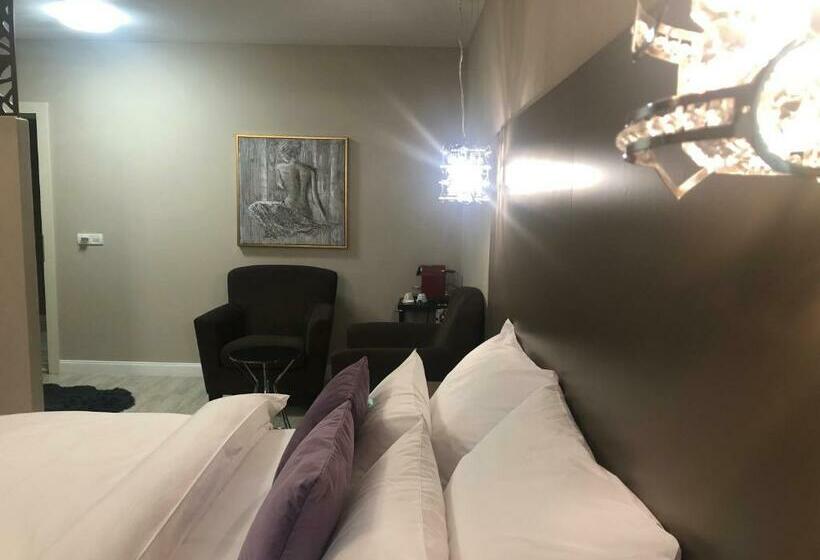 带大床的豪华间, Vila Roca Hotel And Spa