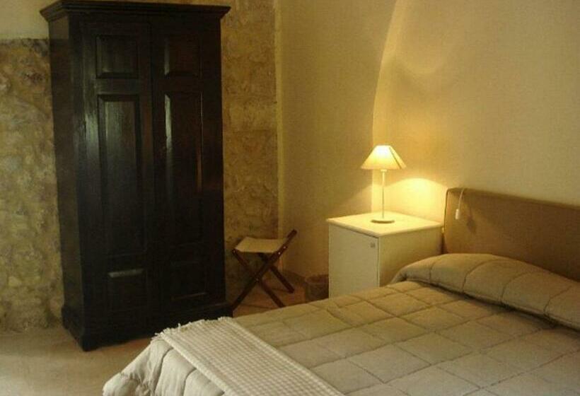 标准间, Castello Camemi