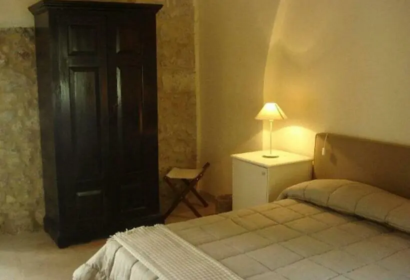 اتاق استاندارد, Castello Camemi