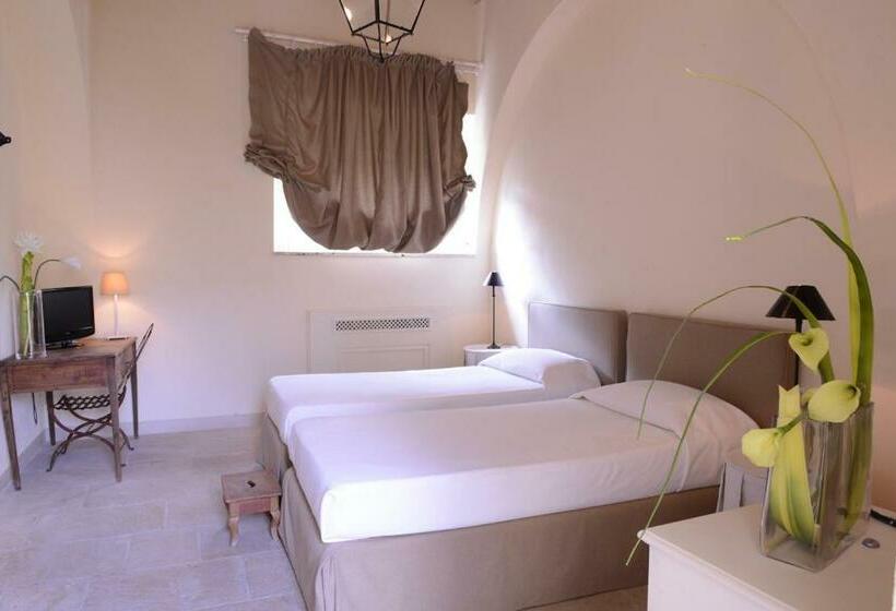 标准间, Castello Camemi