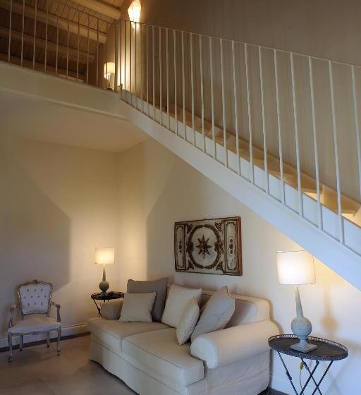 豪华房间, Castello Camemi