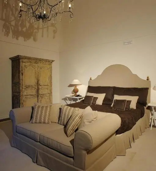 اتاق لوکس, Castello Camemi
