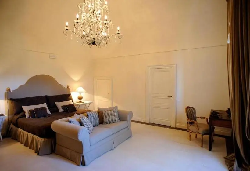اتاق لوکس, Castello Camemi