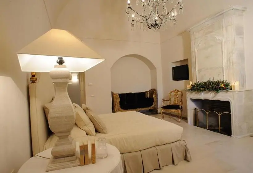 اتاق لوکس, Castello Camemi