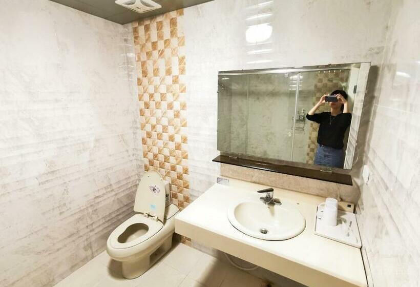 اتاق استاندارد با تخت بزرگ, Yilan Golf B&b