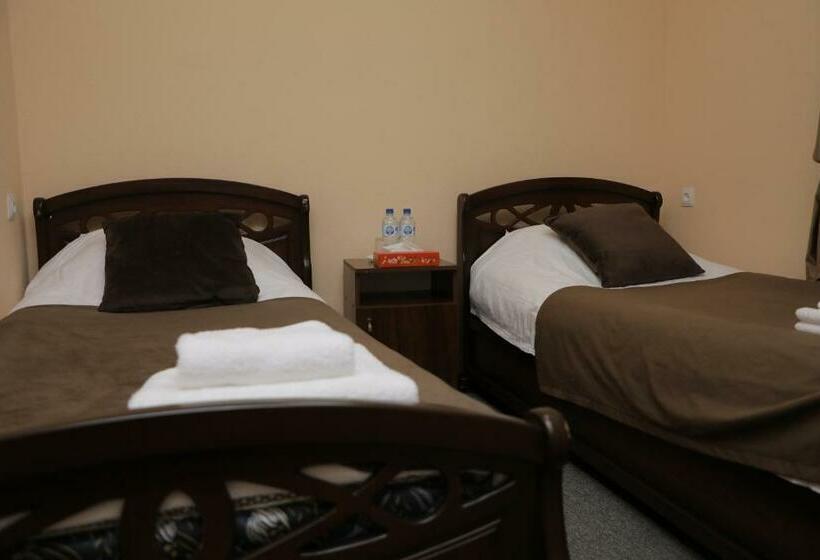 اتاق استاندارد, Brick House