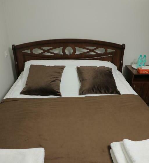 اتاق استاندارد, Brick House