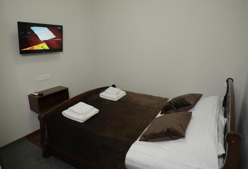 اتاق استاندارد, Brick House