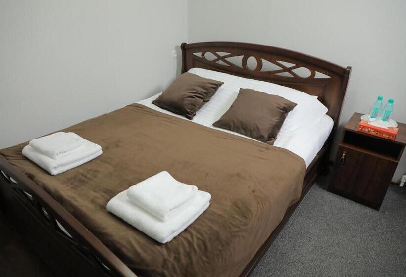 اتاق استاندارد, Brick House