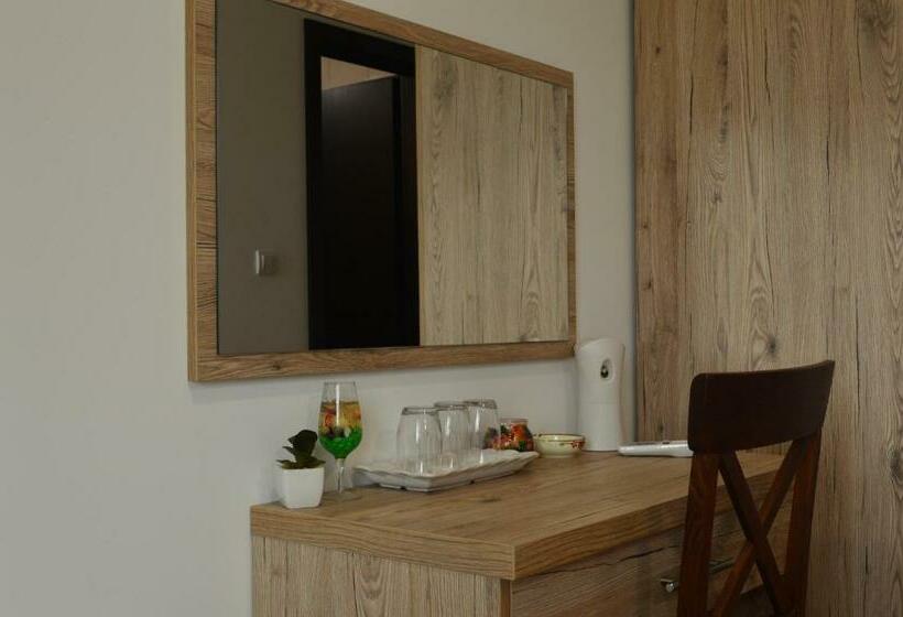 اتاق استاندارد سه نفره, Vila Voždov Konak