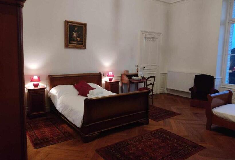 סוויטה משפחתית, Chambres D Hôtes Au Château De Puycharnaud