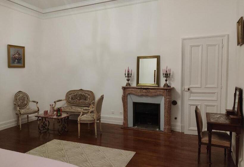 Номер Deluxe, Chambres D Hôtes Au Château De Puycharnaud