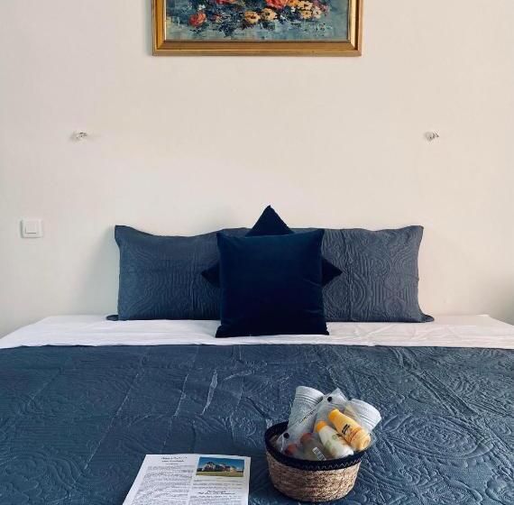 Номер Deluxe, Chambres D Hôtes Au Château De Puycharnaud