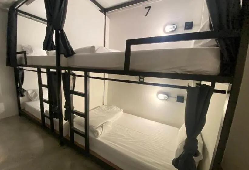 Vuode Makuusalissa, Bed Station