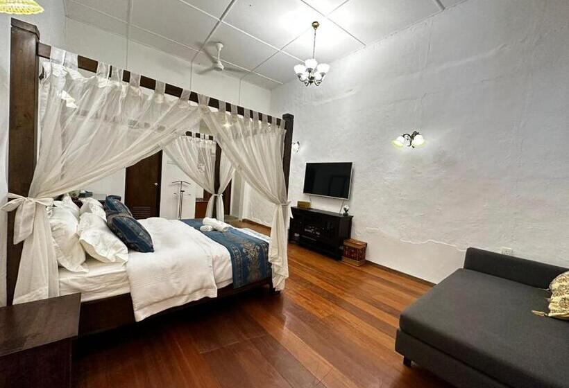 Suite Executiva, 19th Century Boutique