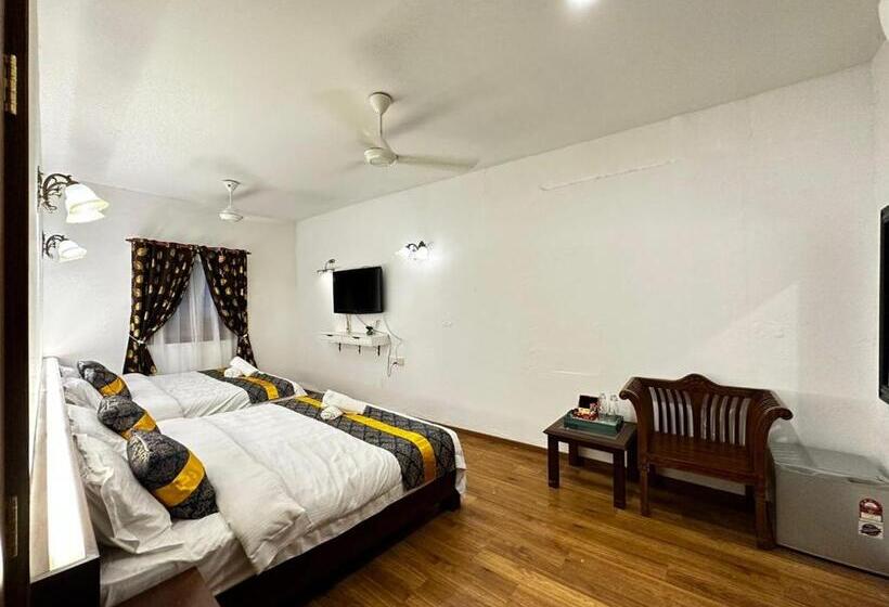 Family Room, 19th Century Boutique