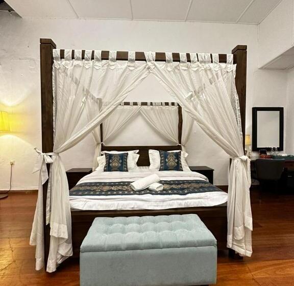 Suite Executiva, 19th Century Boutique