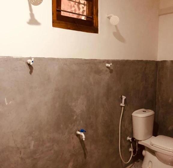 اتاق خانوادگی, Nilaveli Sheen Coast