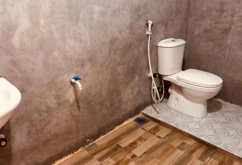 اتاق خانوادگی, Nilaveli Sheen Coast