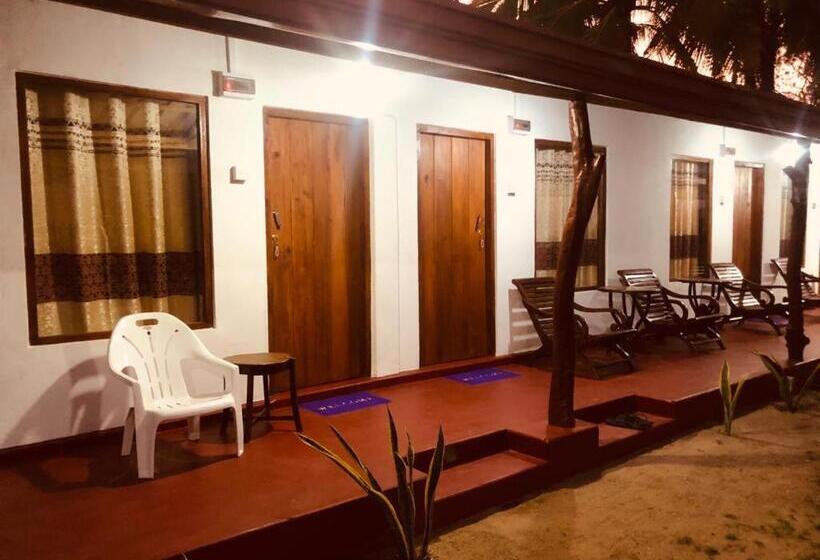 اتاق خانوادگی, Nilaveli Sheen Coast