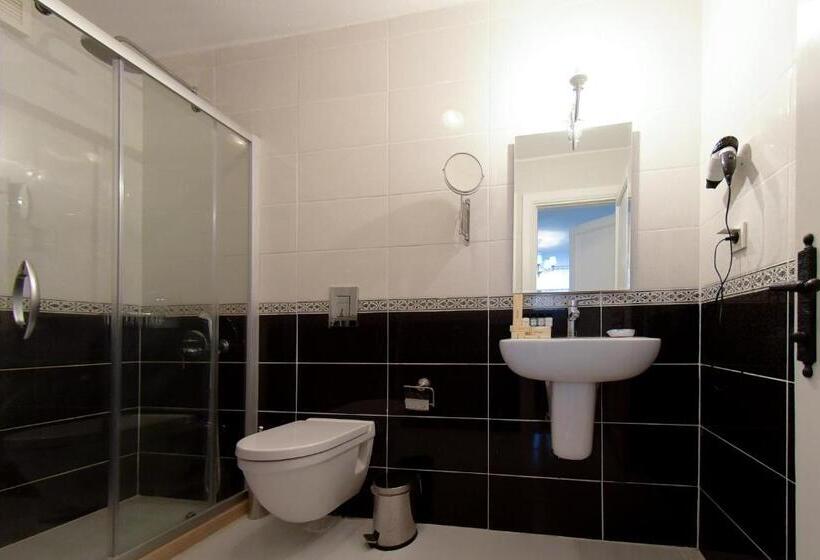 Economy Triple Room, Erendira Hotel   Special Class
