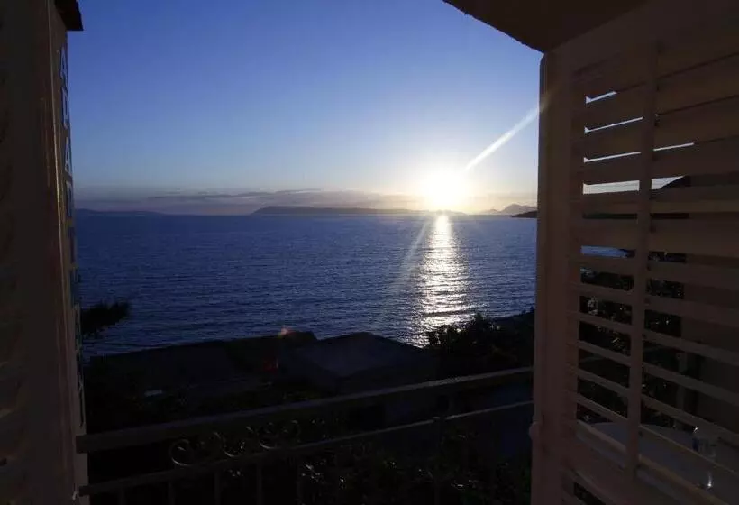 Triple Room Sea View, Beach