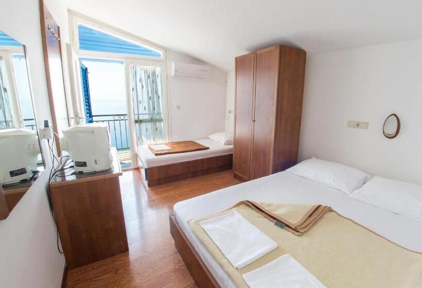 Triple Room Sea View, Beach