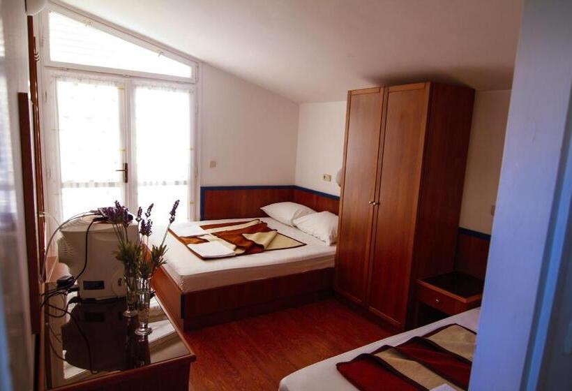 Triple Room Sea View, Beach