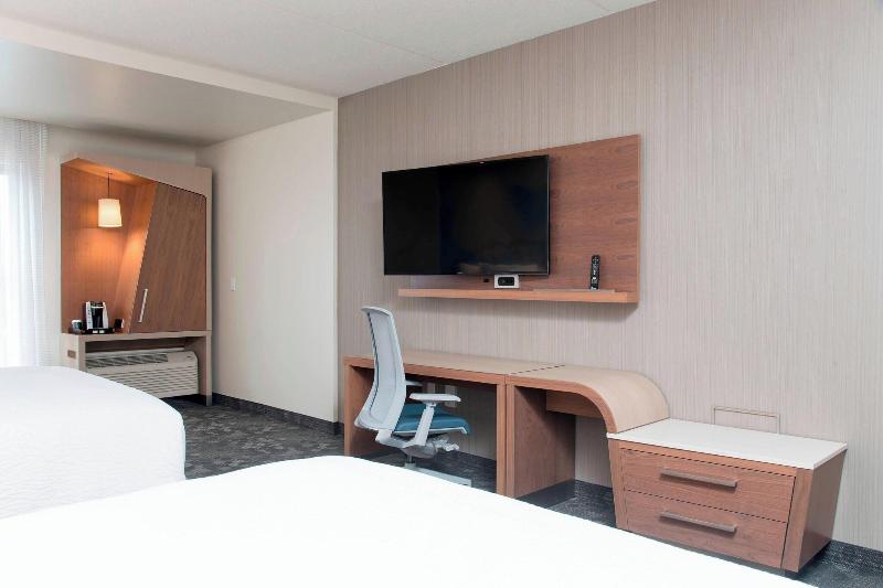 クイーンサイズベッドのスタンダードルーム, Courtyard By Marriott Holland Downtown