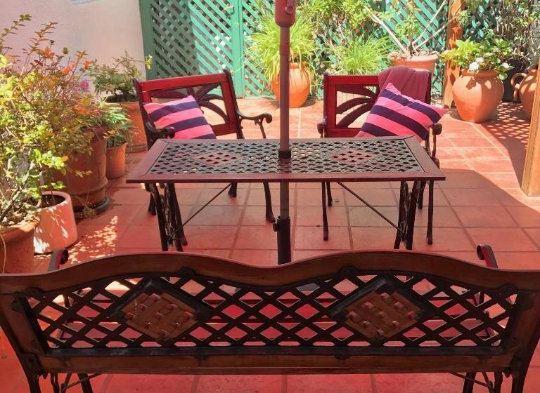 דירת חדר, Dollar