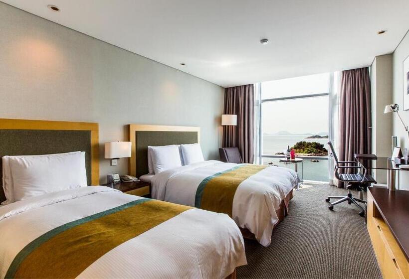 غرفة عائلية مطلّة علي البحر, Hidden Bay