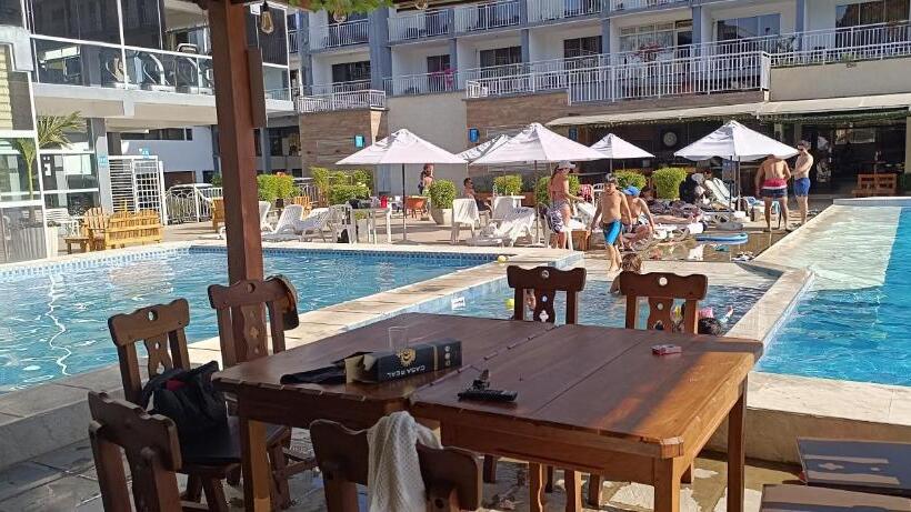 استودیوی لوکس, Los Ceibos