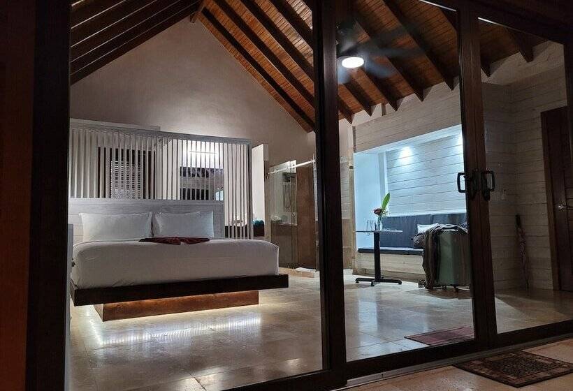 بانگلوی لوکس, The Resort At Marble Hill