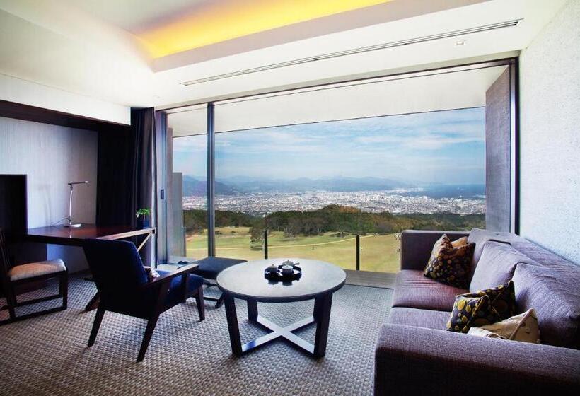 Habitació Superior, Nippondaira