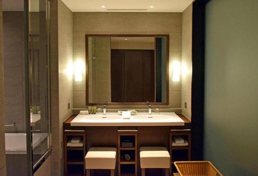 Habitació Superior, Nippondaira