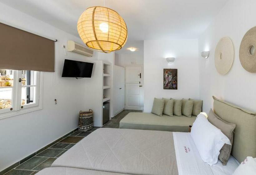 חדר סטנדרט לשלושה, Nymfes