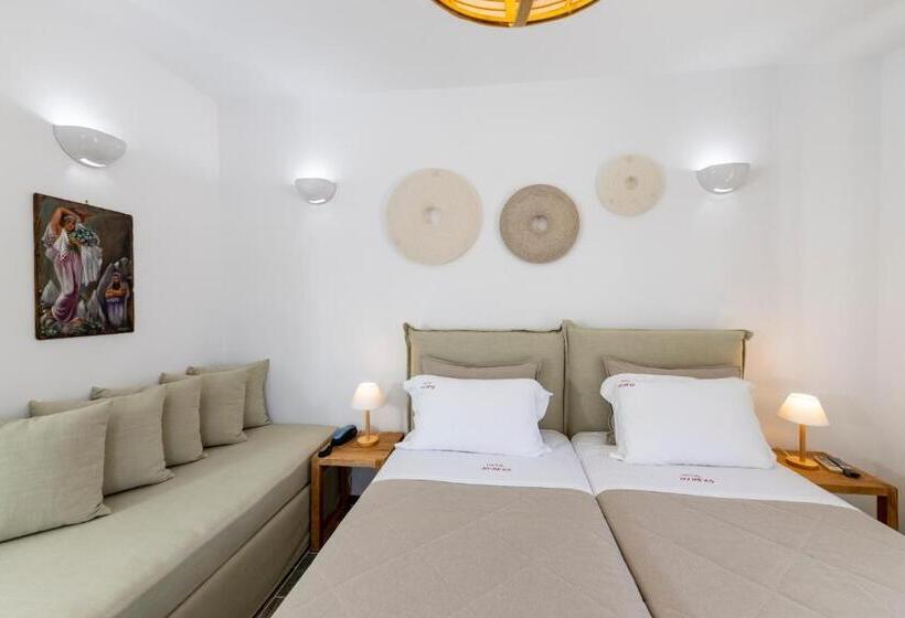 חדר סטנדרט לשלושה, Nymfes