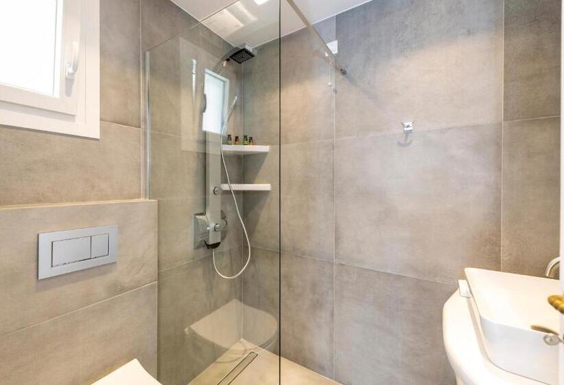 חדר סטנדרט, Nymfes