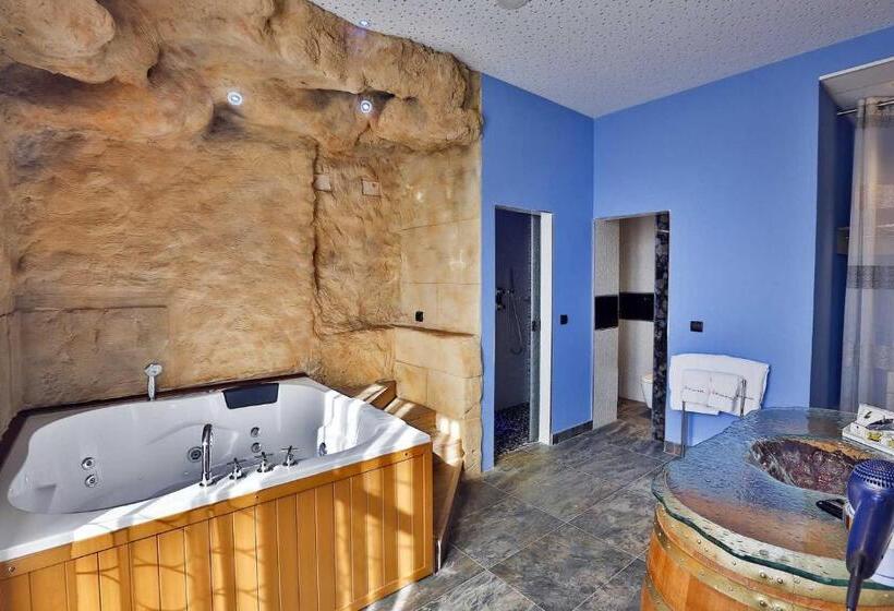 جناح, Spa El Lagar De Isilla