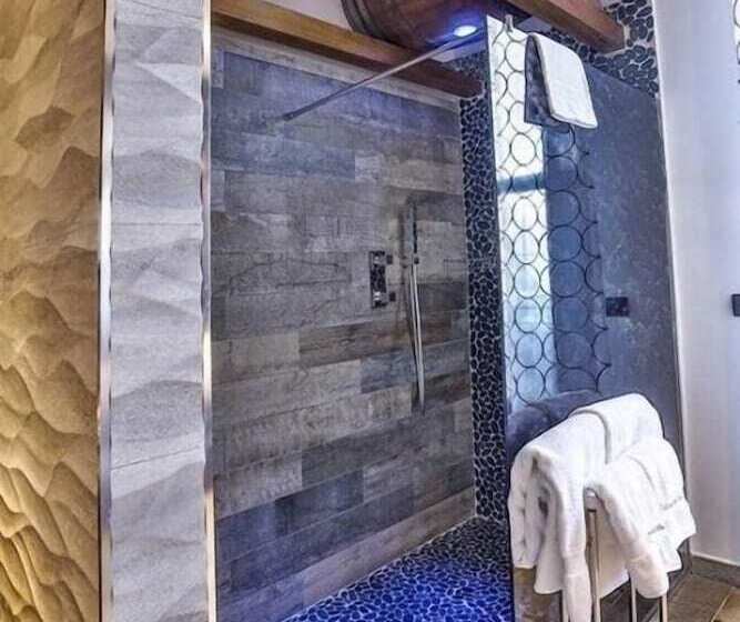 جناح جونيور, Spa El Lagar De Isilla