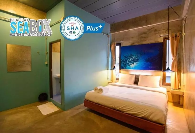 キングサイズベッドのスタンダードルーム, Seabox Khaolak Hostel