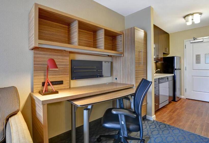 스탠다드 스튜디오 킹침대, Towneplace Suites By Marriott Alexandria