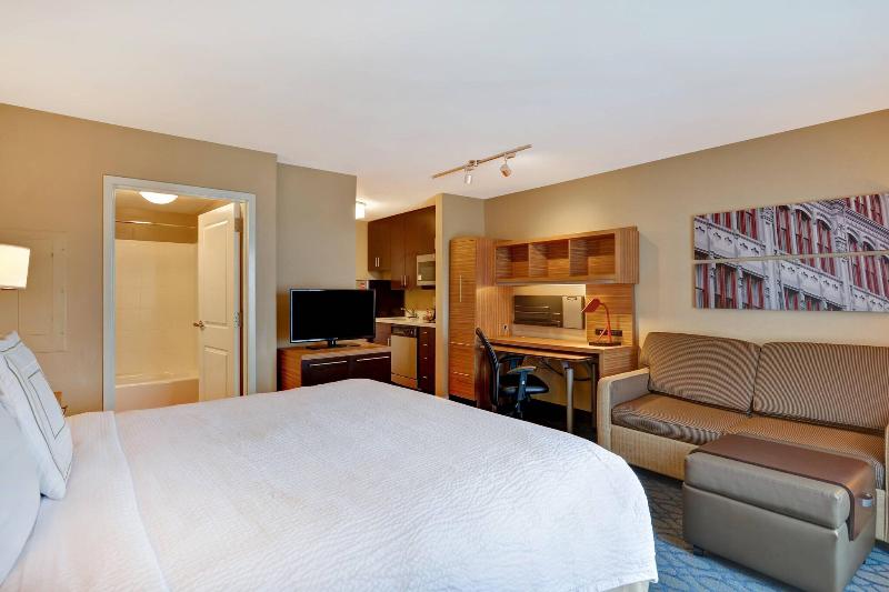 스탠다드 스튜디오 킹침대, Towneplace Suites By Marriott Alexandria