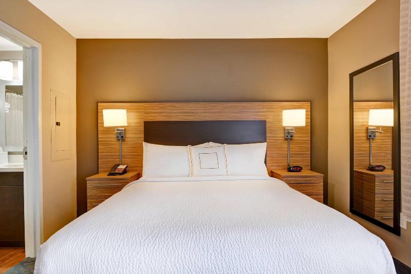 스탠다드 스튜디오 킹침대, Towneplace Suites By Marriott Alexandria