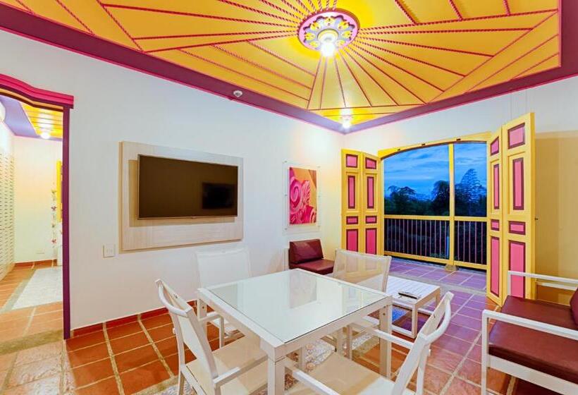 带按摩浴盆的套房, Mocawa Resort