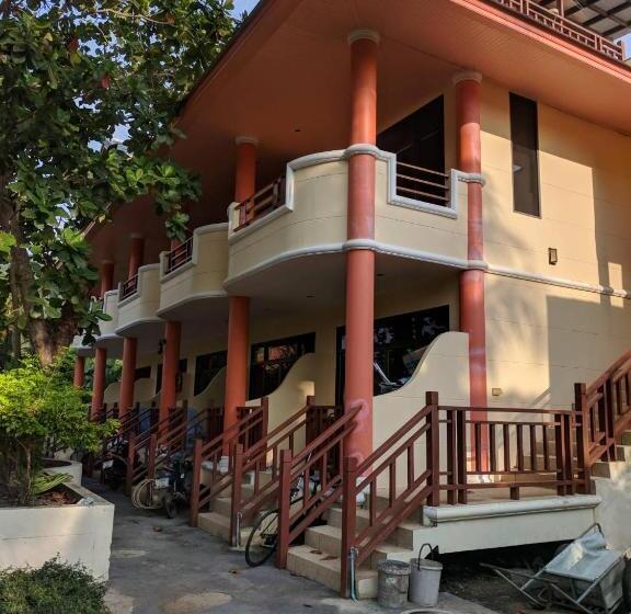 标准间, Lanta Summer House 1
