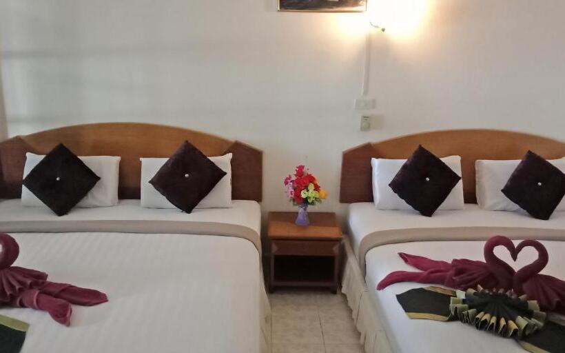 패밀리 룸, Lanta Summer House 1