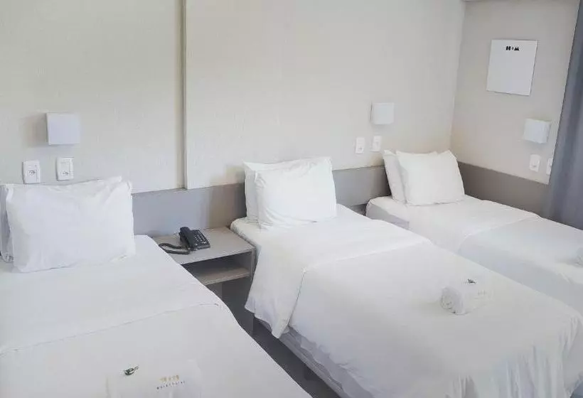 Deluxe Kolmen Hengen Huone, Work Hotel Design